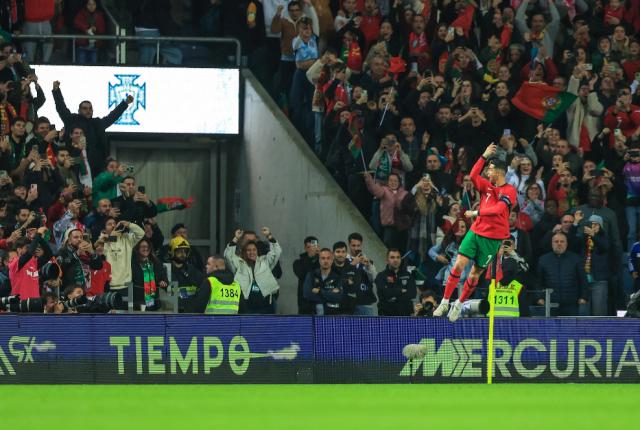 开云体育官网-C罗梅开二度 5比1狂胜波兰 葡萄牙小组第一出线！