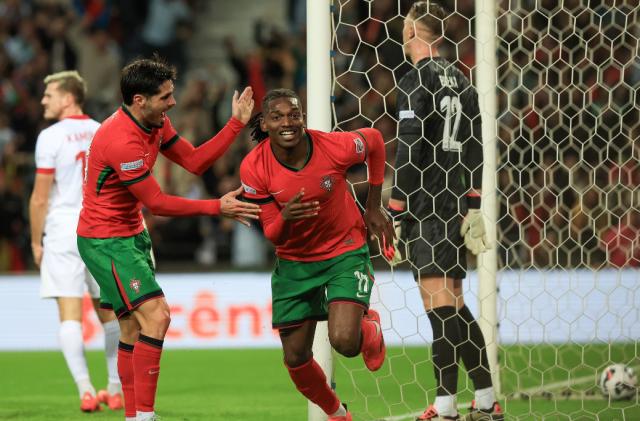 开云体育官网-C罗梅开二度 5比1狂胜波兰 葡萄牙小组第一出线！