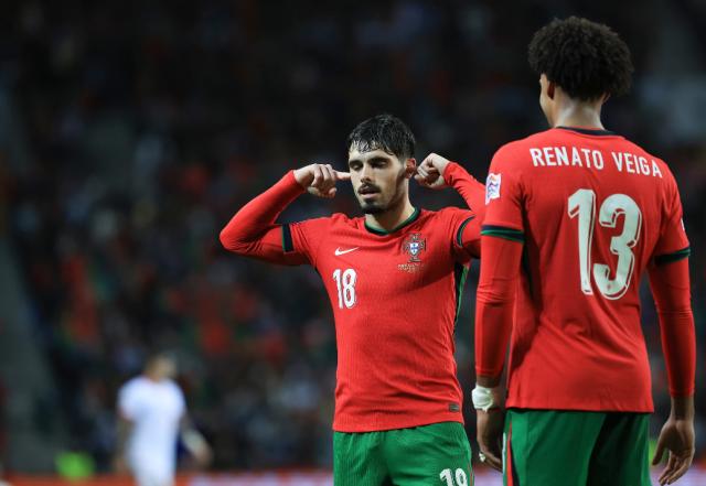 开云体育官网-C罗梅开二度 5比1狂胜波兰 葡萄牙小组第一出线！