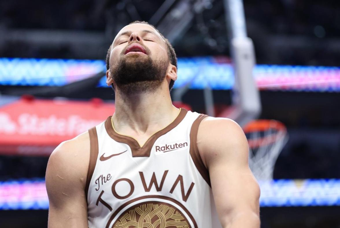 开云体育下载-库里带队四连败！正负值全场倒数第二！没老大原形毕露！