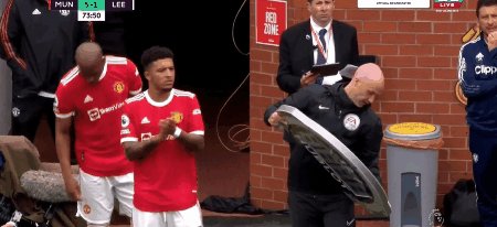 1628946191352064116.gif kaiyun-【英超】博格巴4助攻B费戴帽 曼联5比1大胜利兹联